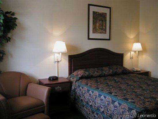 Intown Suites Extended Stay Chesapeake Va - I-64 Crossways Blvd Chambre photo